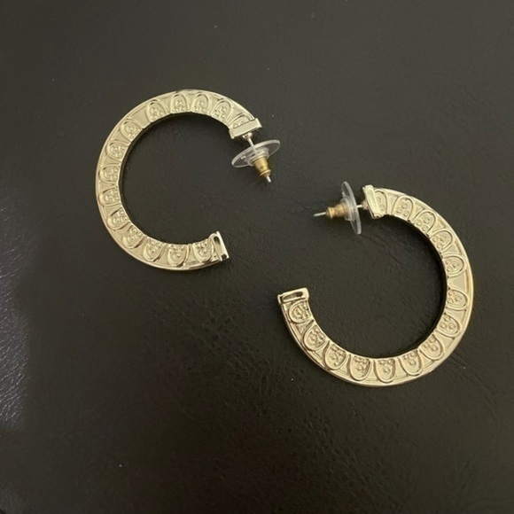 Express Textured Thick Hoop Earrings Shiny Gold - Picture 5 of 5